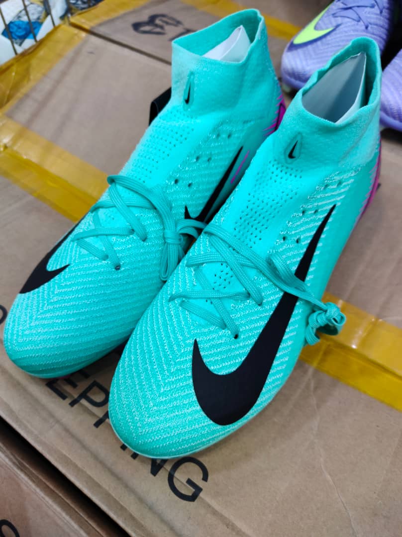 Soulier Football 2024-25